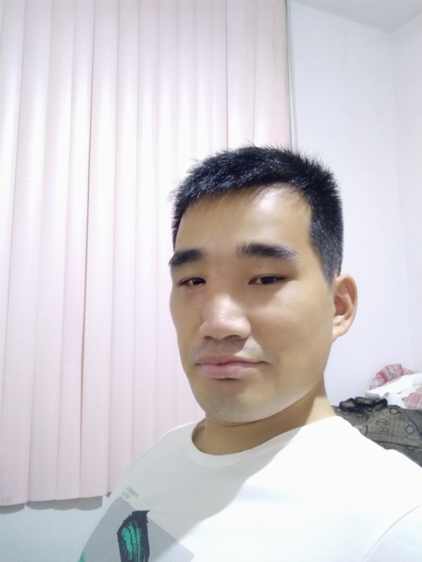 大男孩的第一张照片--台湾残疾人相亲网