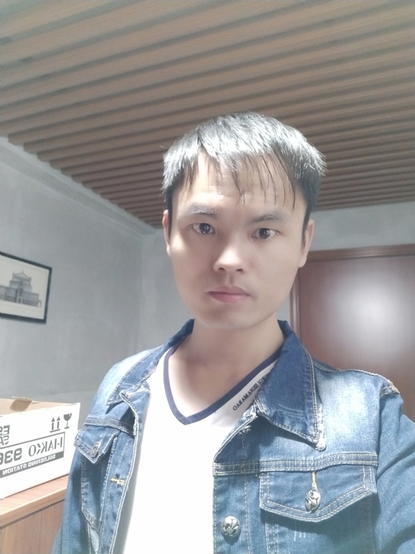 阿信的第一张照片--台湾残疾人相亲网