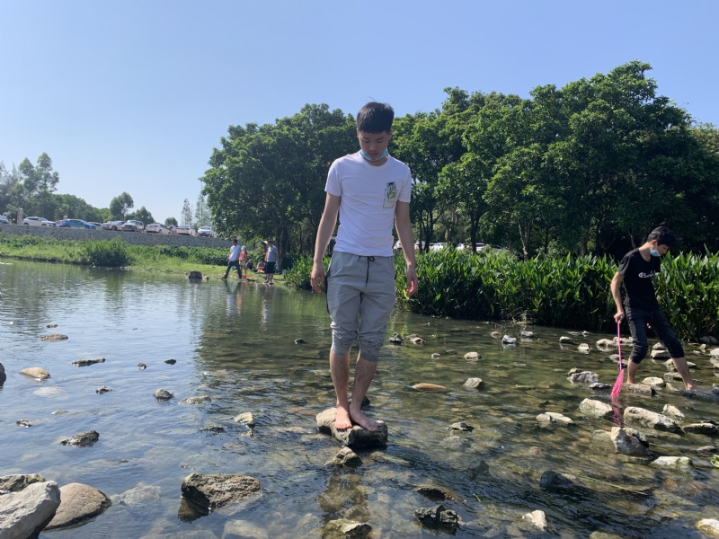 放假吃鸡的第一张照片--台湾残疾人相亲网