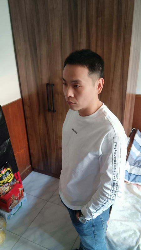 没有蜡笔的小航的第一张照片--台湾残疾人相亲网