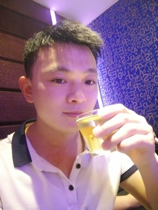 幸福的拥抱的第一张照片--台湾残疾人相亲网
