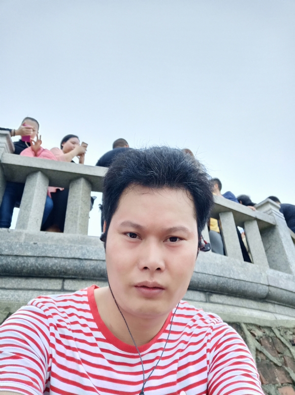 hαⅰ的第一张照片--台湾残疾人相亲网