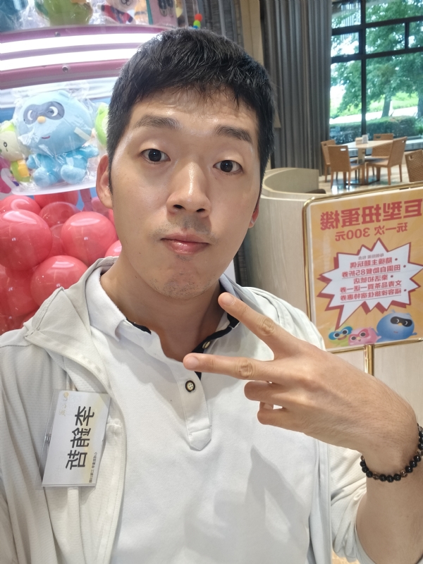 銪哲的第一张照片--台湾残疾人相亲网